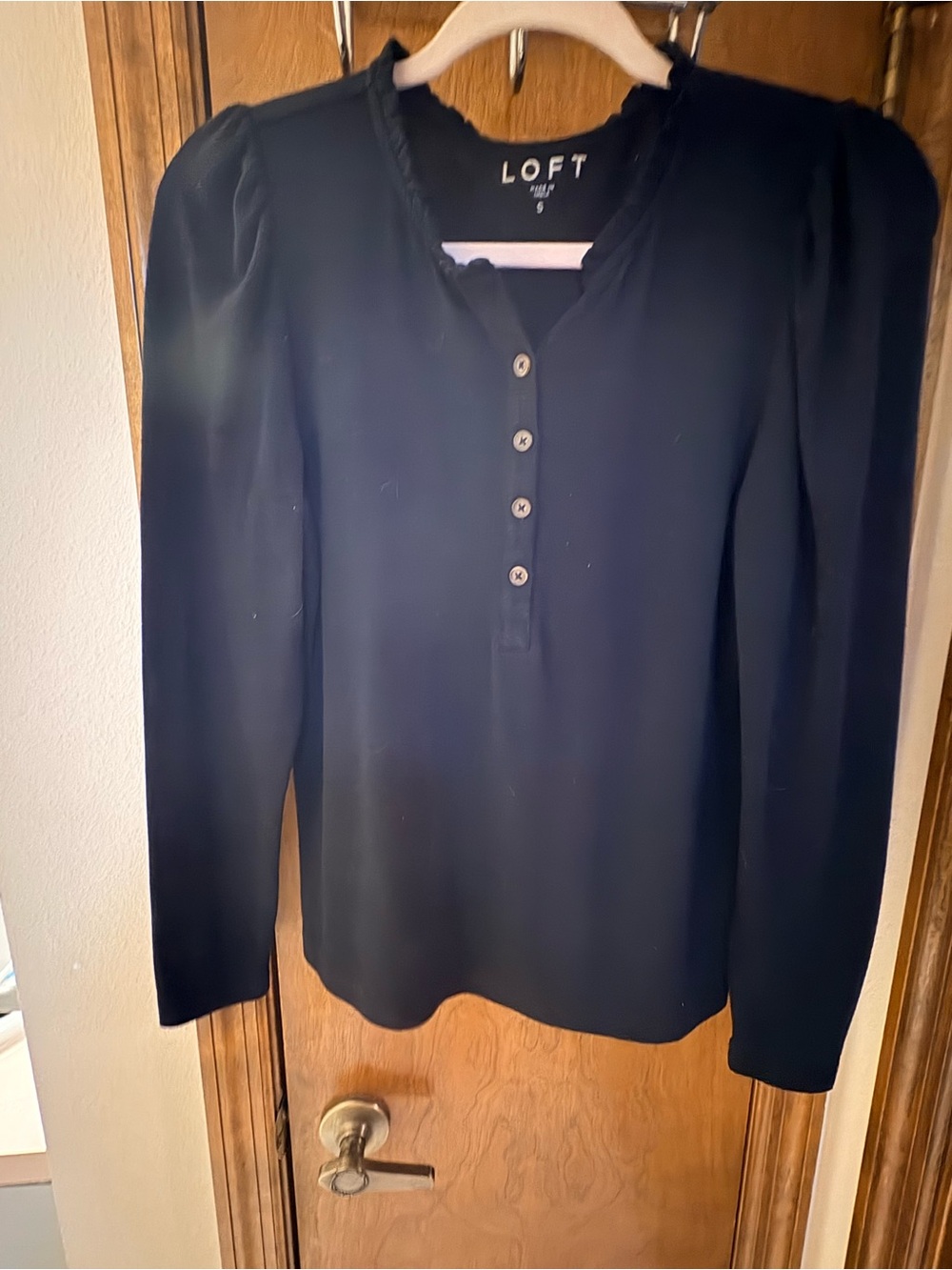 🖤 LOFT Black Lightweight Henley Sweater – Size Small
